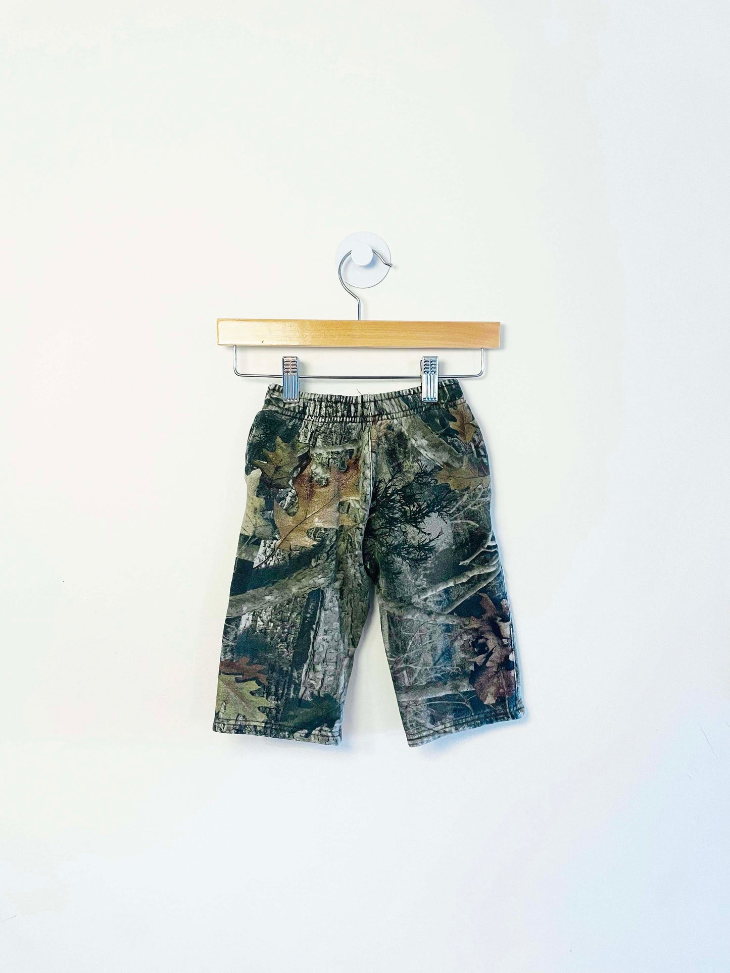 Bass Pro Shops Camo Sweatpants / 12M