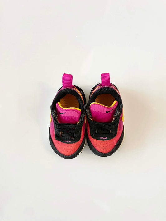 Nike Waffle One Sneakers / 2C