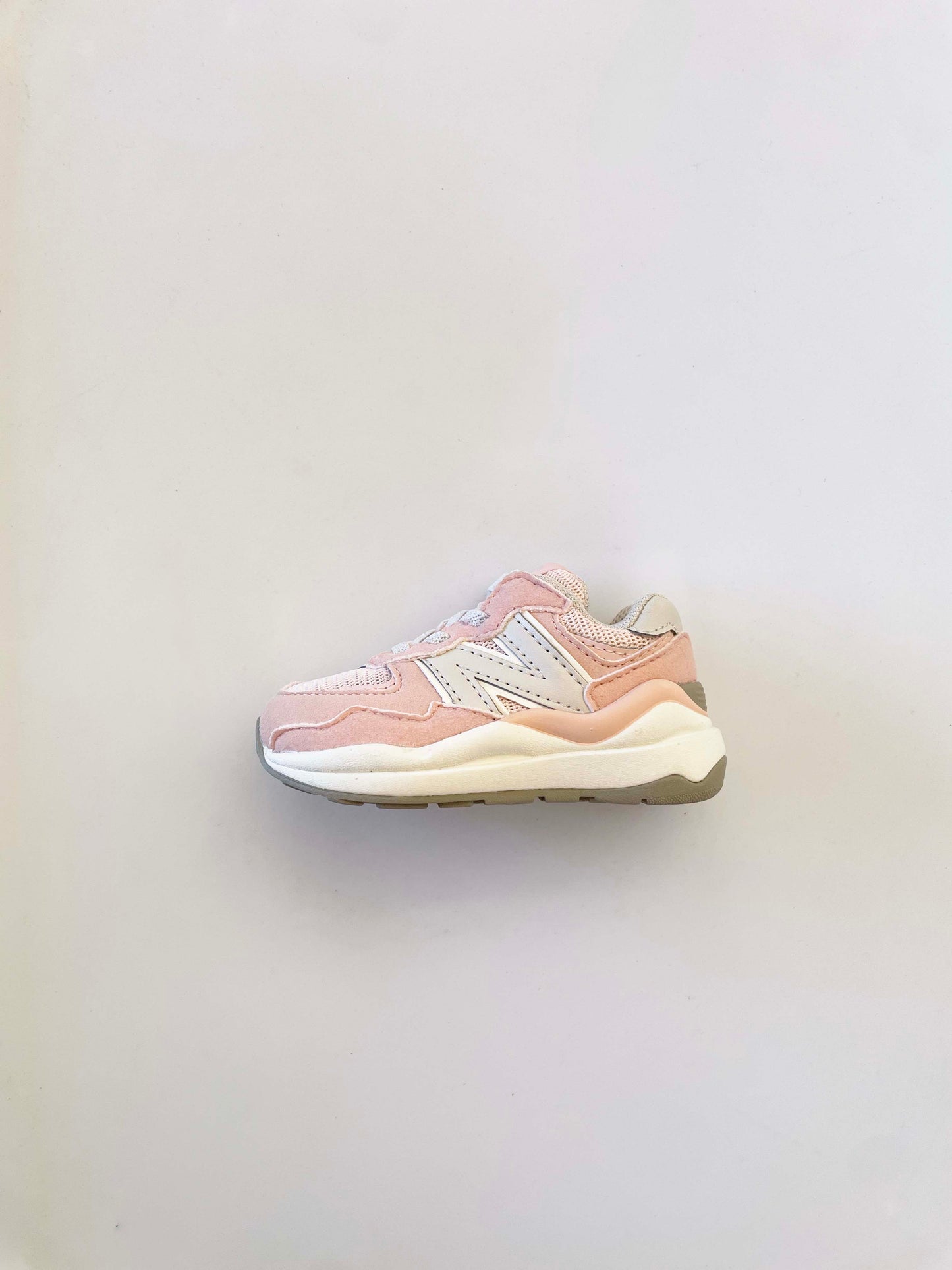 New Balance Sneakers / 4C