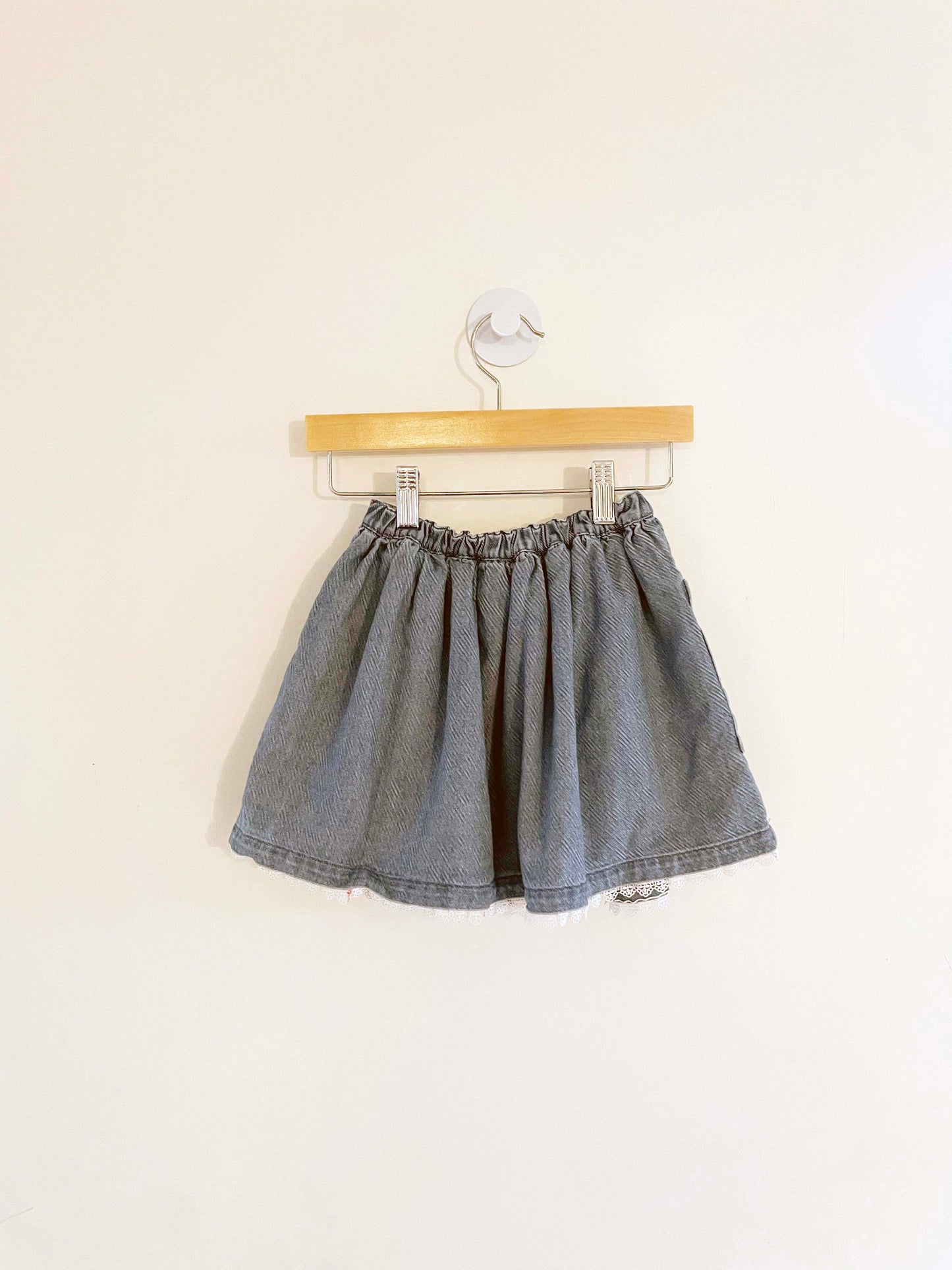 Mini Boden Embroidered Denim Skirt / 5-6Y