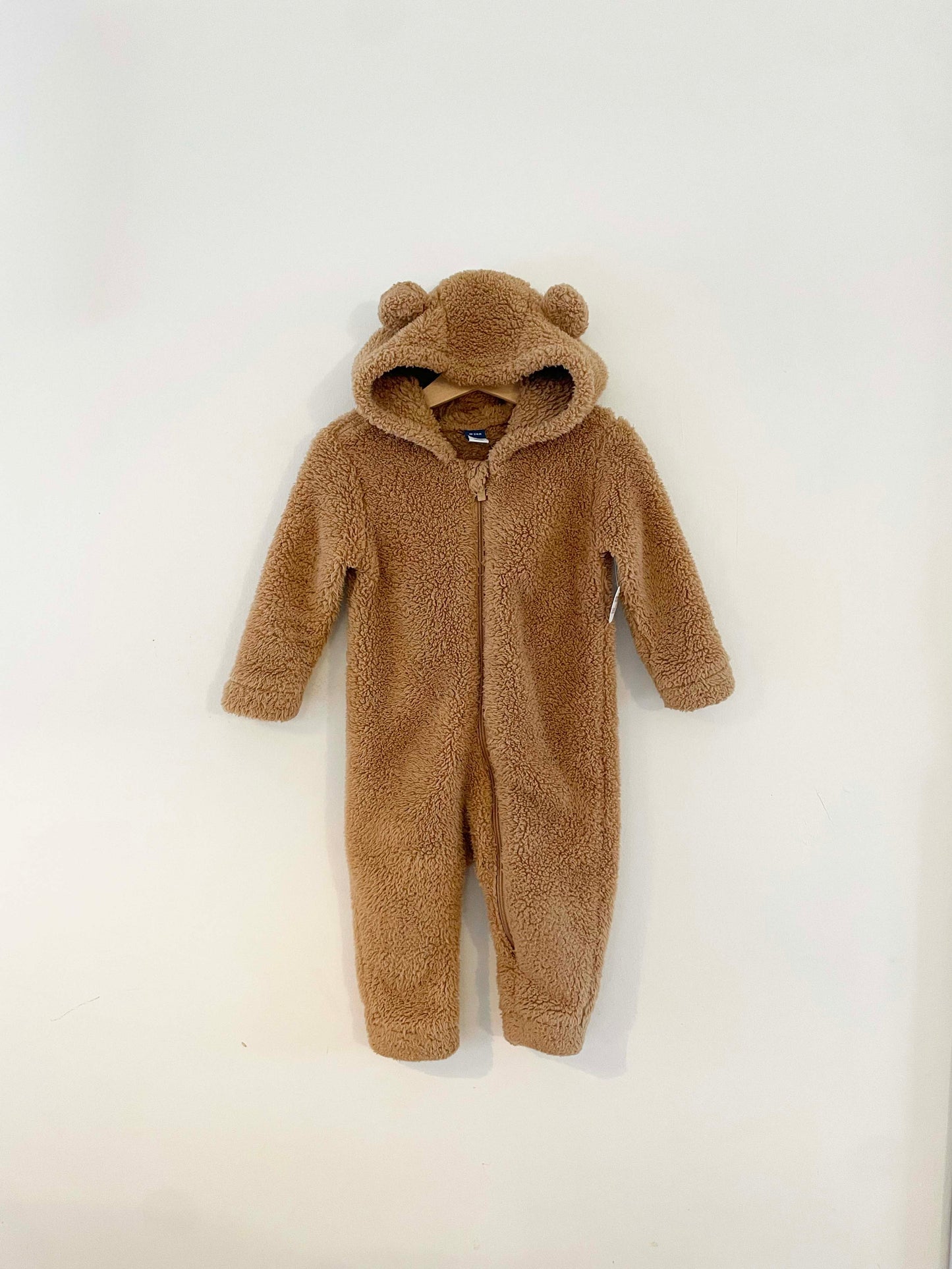 Old Navy Fuzzy Bear Hooded Jumpsuit / 18-24M