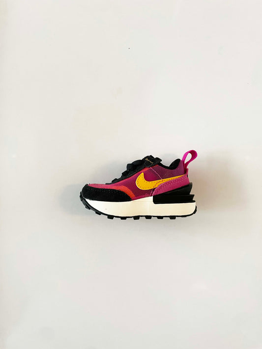 Nike Waffle One Sneakers / 2C