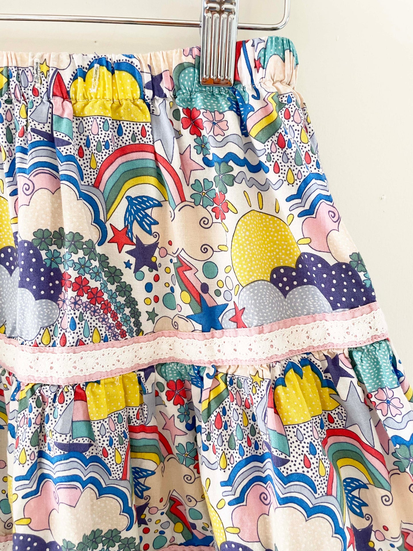 Mini Boden Rainbows and Sunshine Skirt / 8-9Y