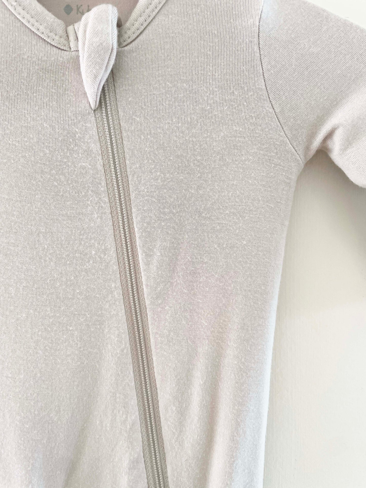 Kyte Baby Footed Onesie / NB