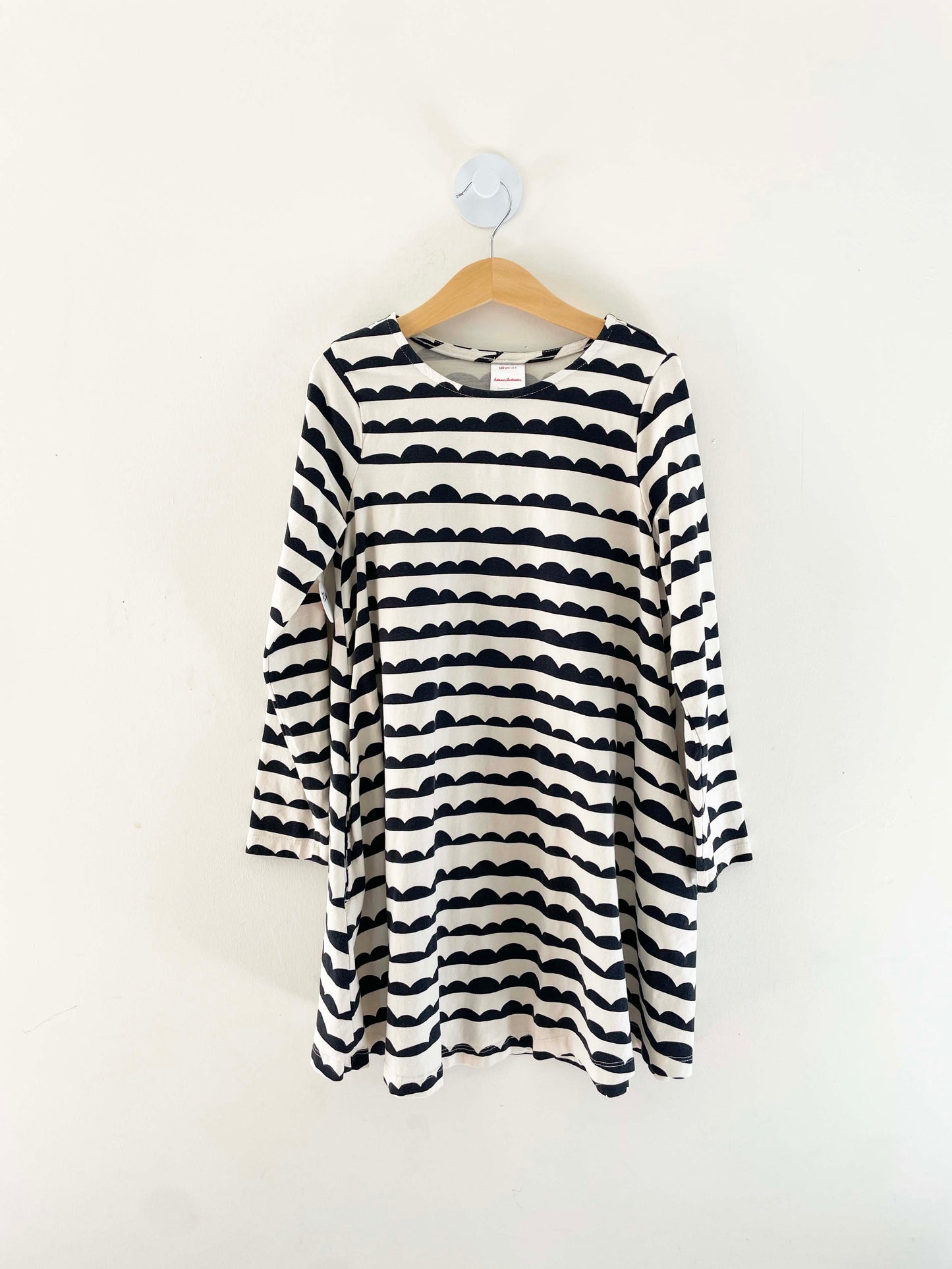 Hanna Andersson Scalloped Dress / 8Y