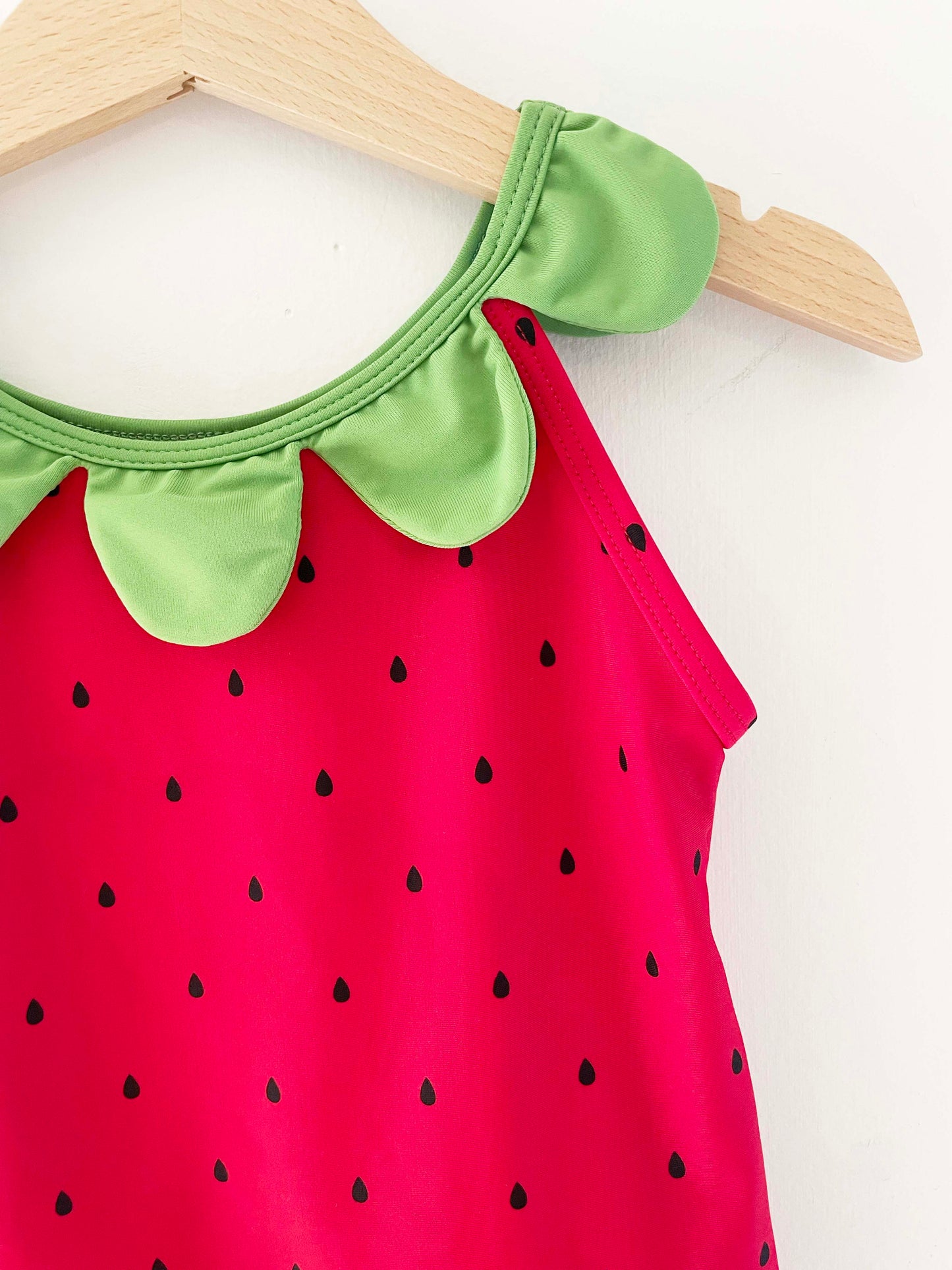 Gymboree Strawberry Swimsuit / 6Y