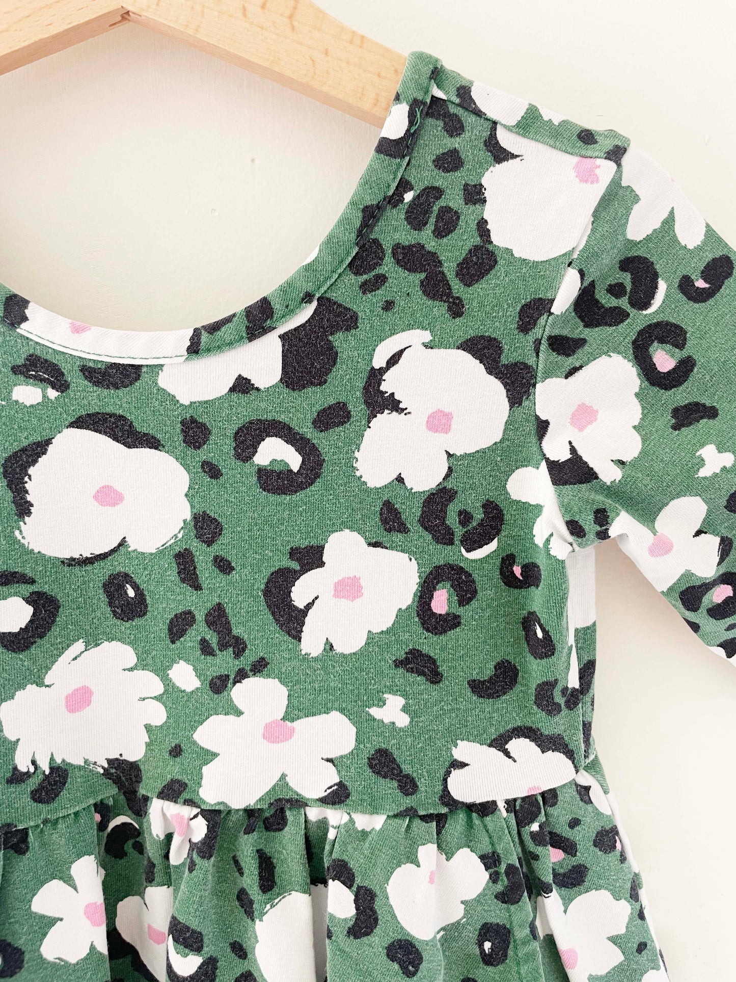 hanna andersson green dress Hanna Andersson Green Floral Dress size 8